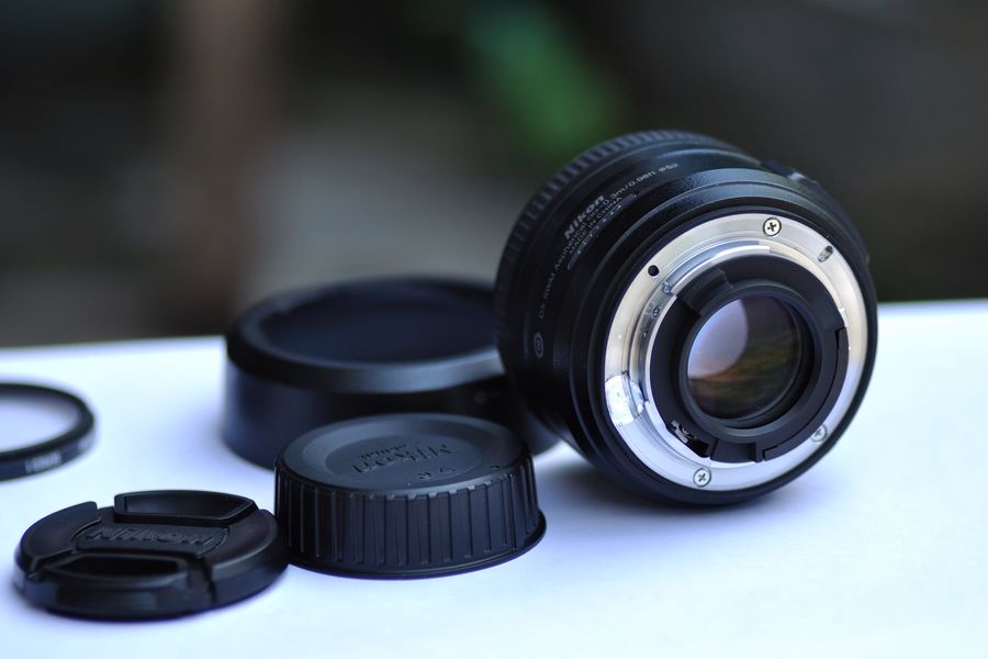 Clean camera lens
